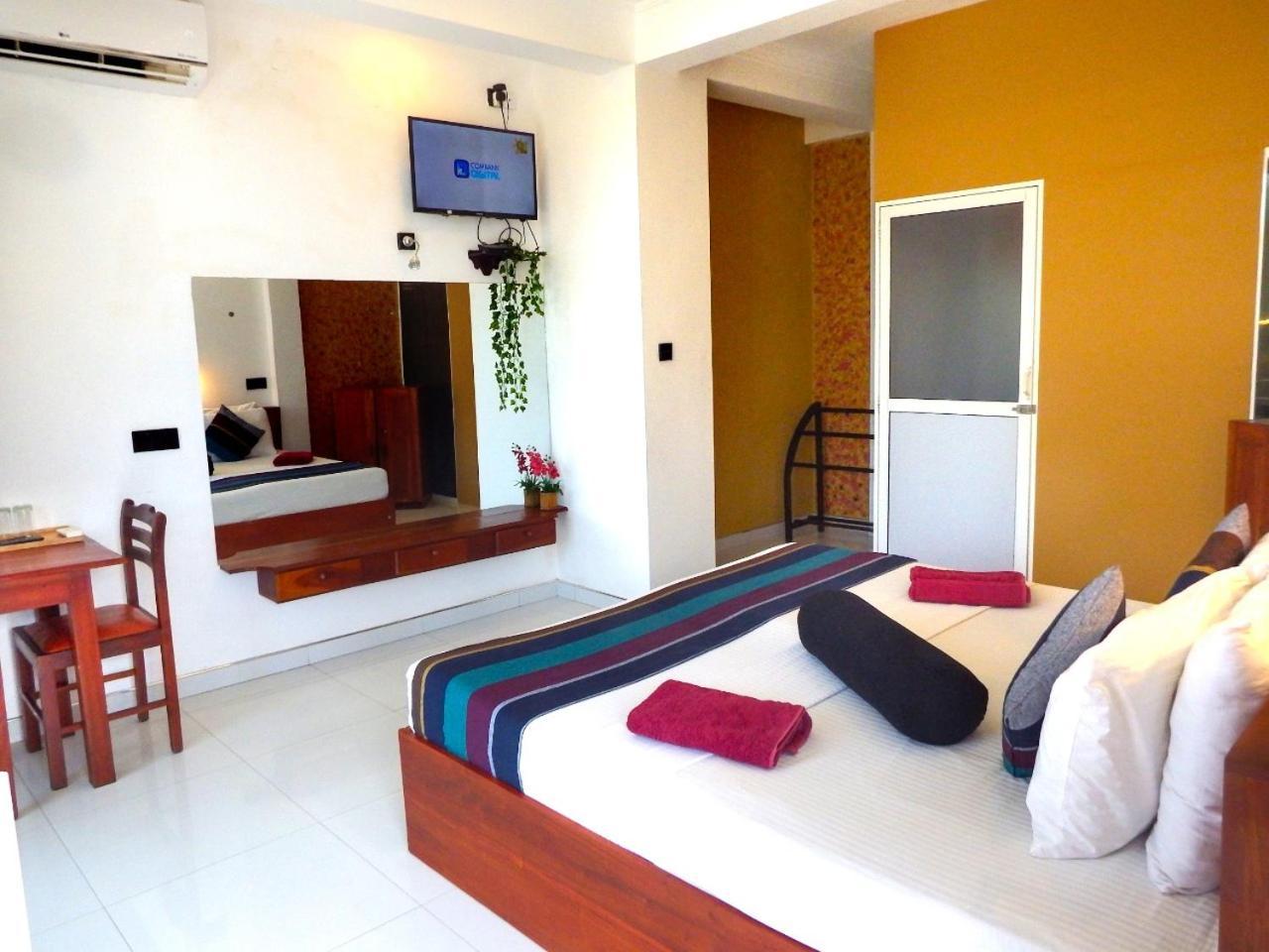 The Panorama Negombo Hotel Екстериор снимка
