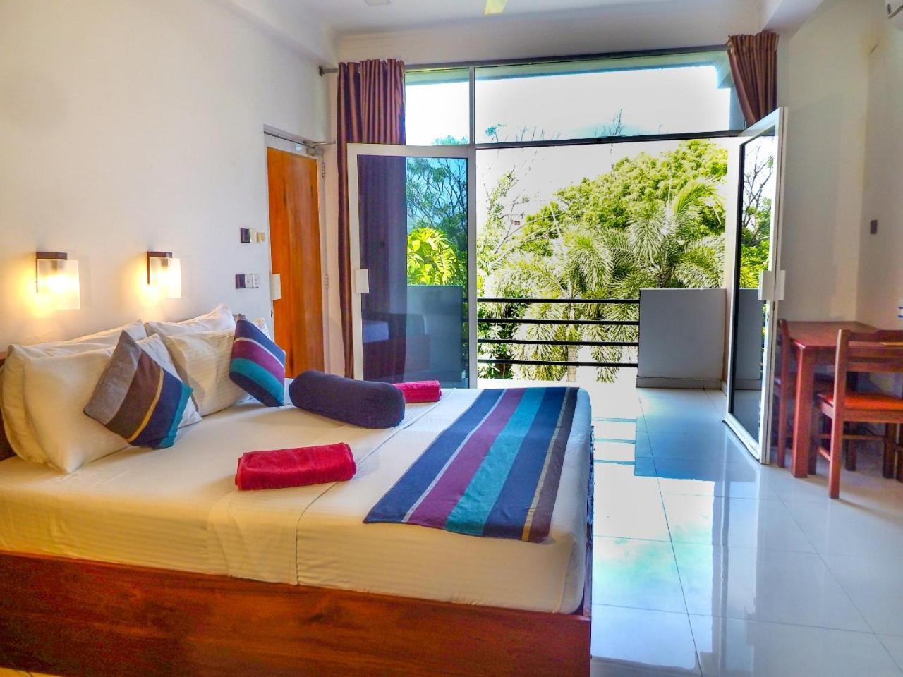 The Panorama Negombo Hotel Екстериор снимка