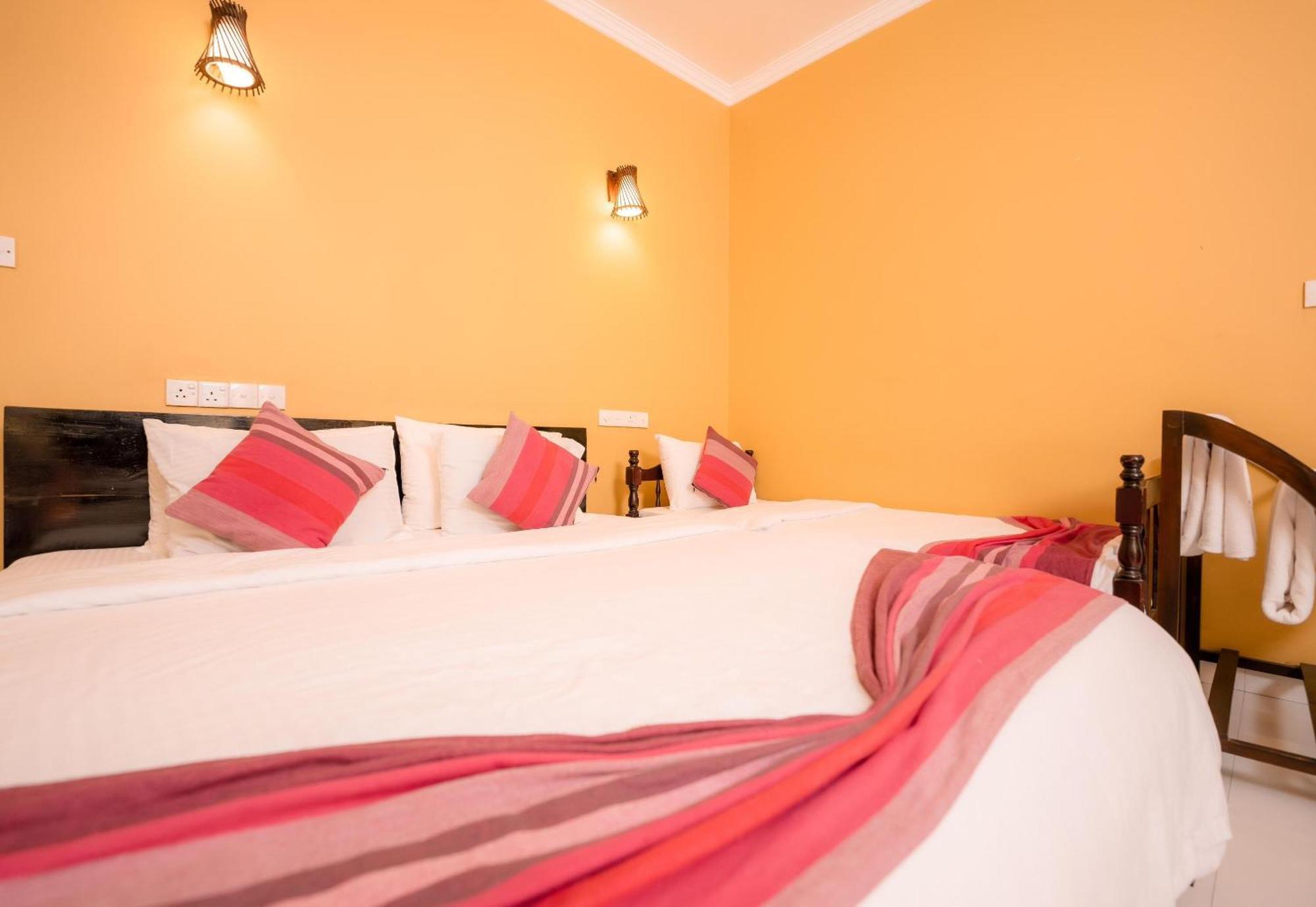 The Panorama Negombo Hotel Екстериор снимка